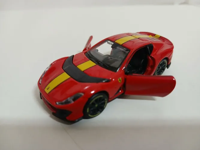Miniatura Ferrari Competizione 812 Bburago 1:64