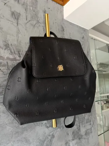 NOVA!!! Mochila Tommy Hilfiger monograma