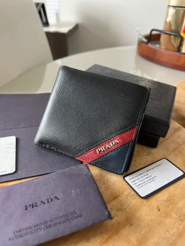 Carteira Prada Usada