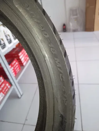 Pneu Pirelli Super City 90/90-18 (para uso com câmera)