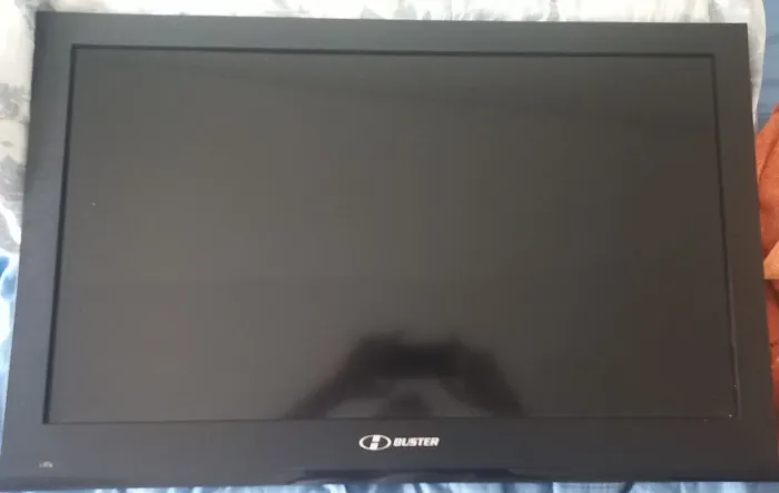 TV 32" HBTV HD * * Somente dinheiro ou Pix