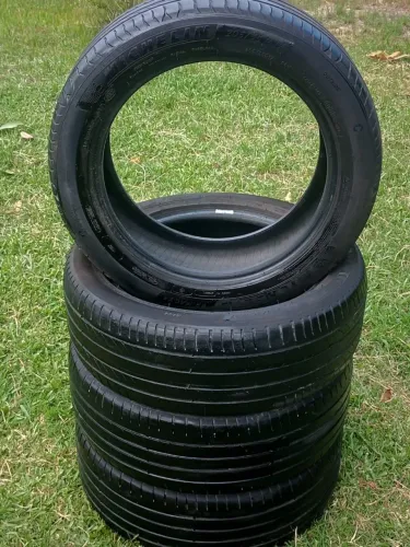 Vendo 4 pneus aro 17.