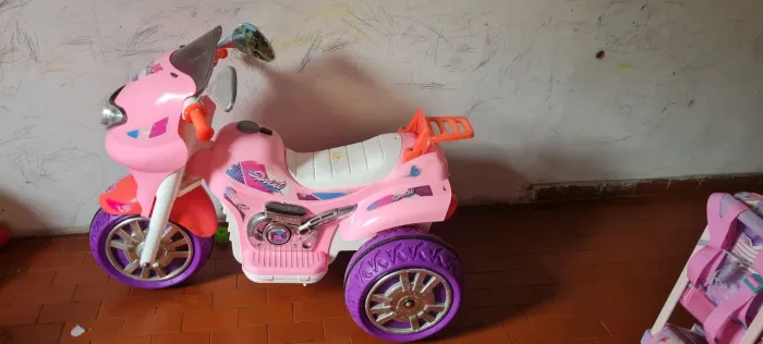 Vendo essa moto elétrica, apenas precisando trocar a bateria