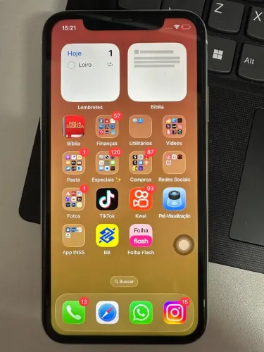Vendo IPhone 11 256 gigas funcionando normalmente