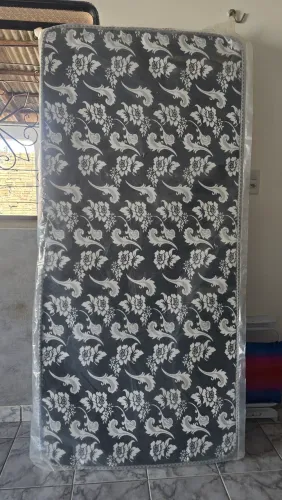 Vende-se colchão de espuma
