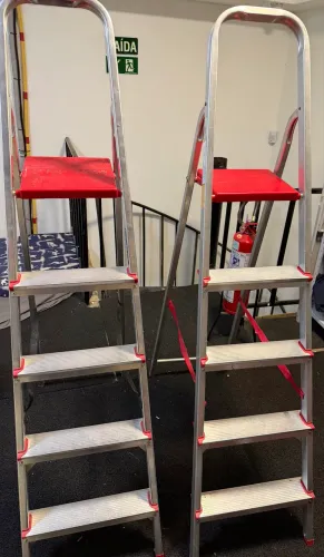 Escada alumínio 5 degraus