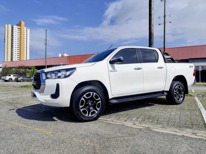 Toyota Hilux CD SRV 4X4 2.8 TDI Diesel Aut. 2024