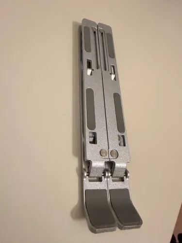 Suporte Portatil De Alumínio Ergonômico Dobrável Articulado Para Notebook Tablet E Laptop