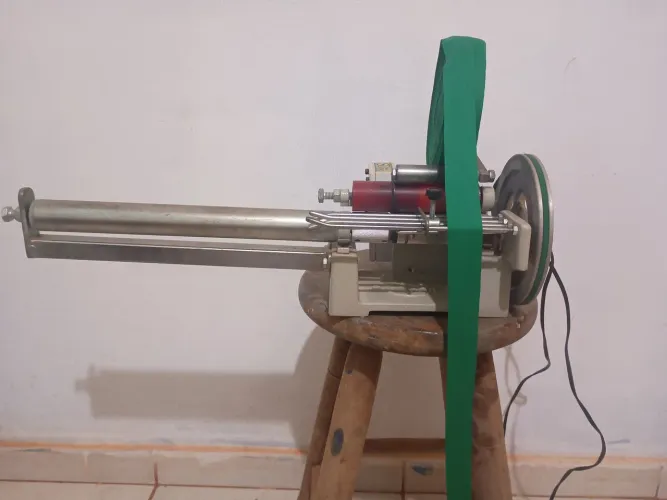 Máquina de cortar tecido pra tapete fluflu