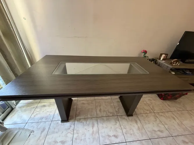 Mesa com 6 cadeiras