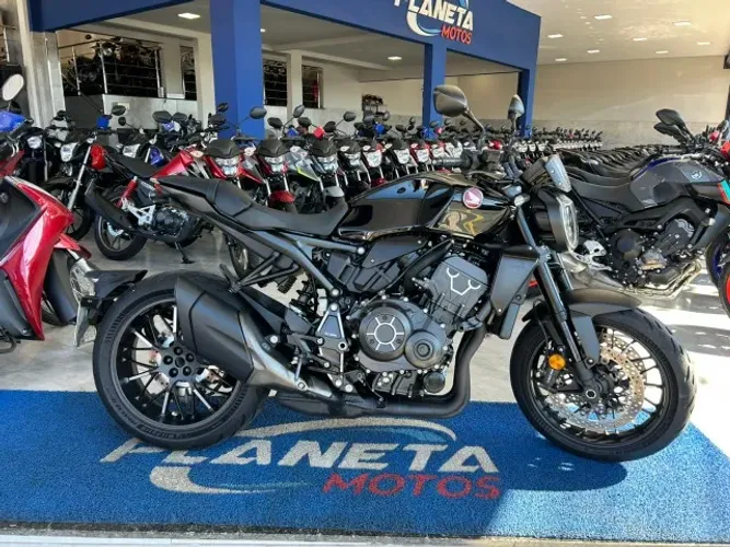 Honda CB 1000 R Modelo 2023,  moto super conservada, e com baixa quilometragem!