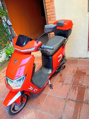 Scooter elétrica super nova.