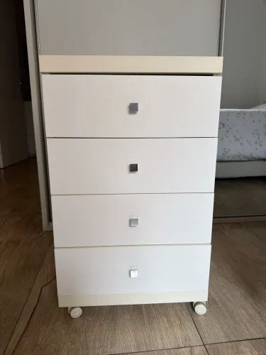 Gaveteiro branco TokStok 100% MDF 4 gavetas
