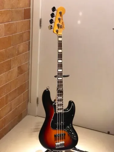 Baixo fender América Elite 4 cordas