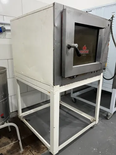 Vende-se forno usado