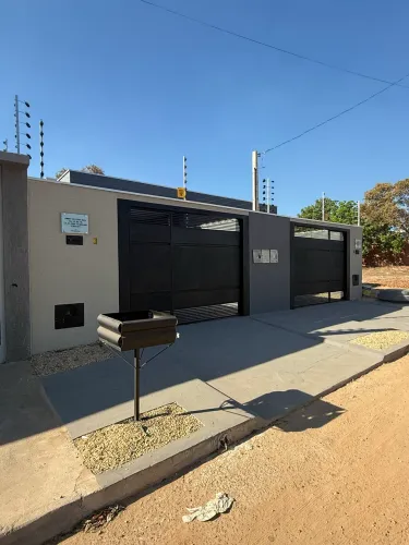 Casa 2 suítes + lavabo 1205 sul