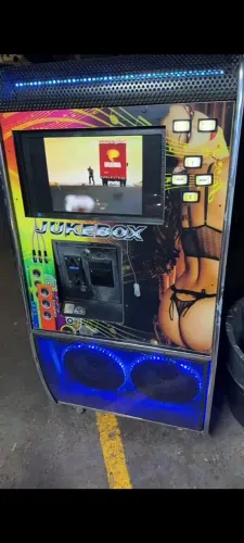Vendo máquina de música ( Jukebox) atualizada , controle longa distância 