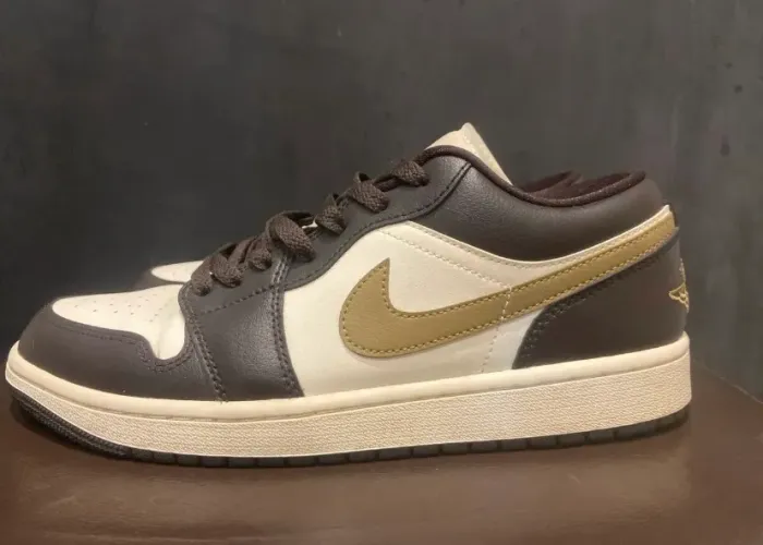 Air Jordan 1 Low Shadow Brown