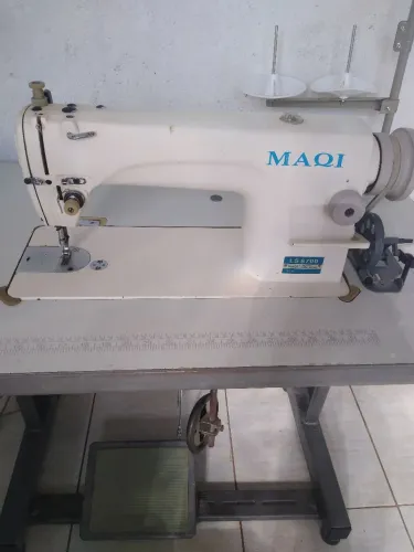 Máquina de costura industrial