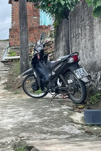 Estou vendendo essa moto por 5 mil reais