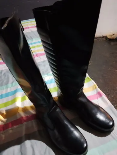 Vendo ou troco bota n 38 por bota ou coturno n40