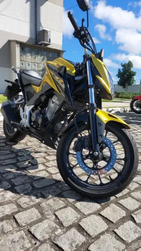 Vendo Moto CB 300F ABS