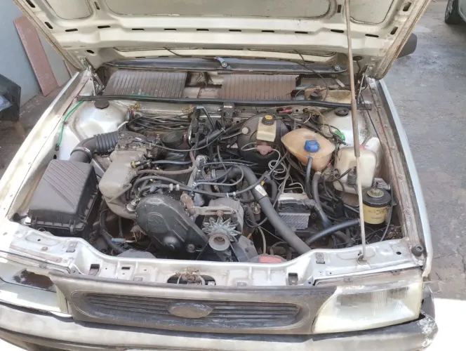 Ford Versailles Ghia 2.0i / 2.0 2P E 4P 1995