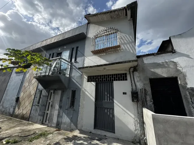 ALUGO NA MARAMBAIA MEDICE RUA CAFEZAL ONIBUS NA PORTA SEGURANÇA E BOM PREÇO MARAMBAIA