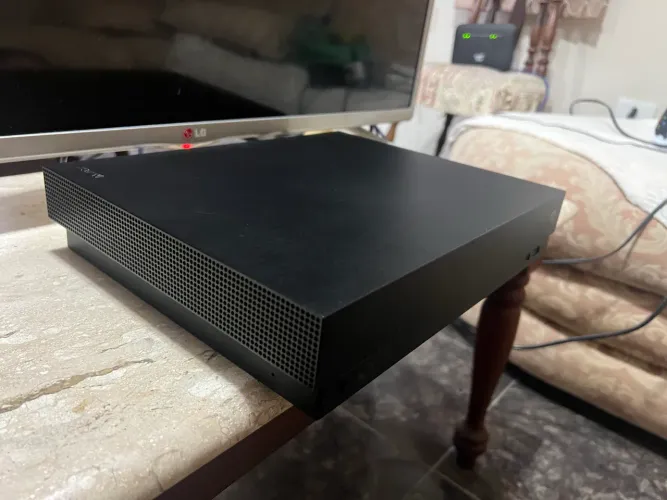 XBOX ONE X - 1TB - ZERADO