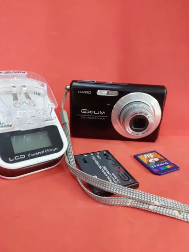 Câmera Casio Exilim z75