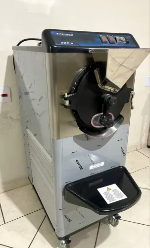 Máquina (NOVA)de sorvete açaí e gelato Finamac Pro 4
