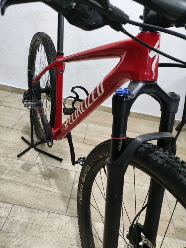 MTB Specialized Epic Ht de carbono.