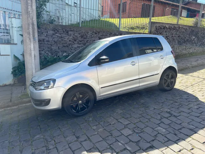 Volkswagen Fox 1.0 MI Total Flex 8V 5P 2012