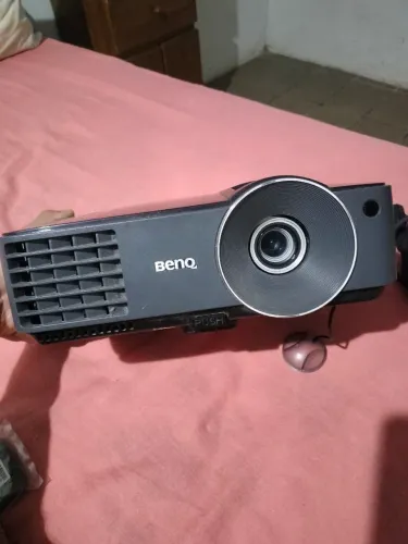 Projetor Benq MS 502 ( usado duas vezes)