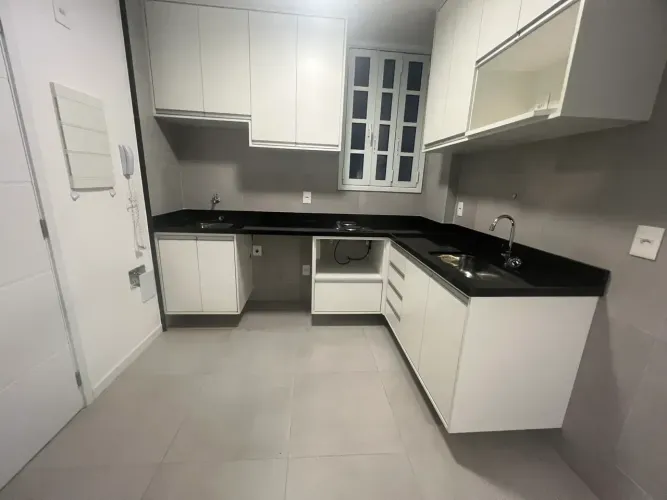 QUARTO E SALA MOBILIADO NO CORAÇÃO DO FKMLAMENGO,COM ACADEMIA,CHURRASQUEIRA E LAVANDERIA