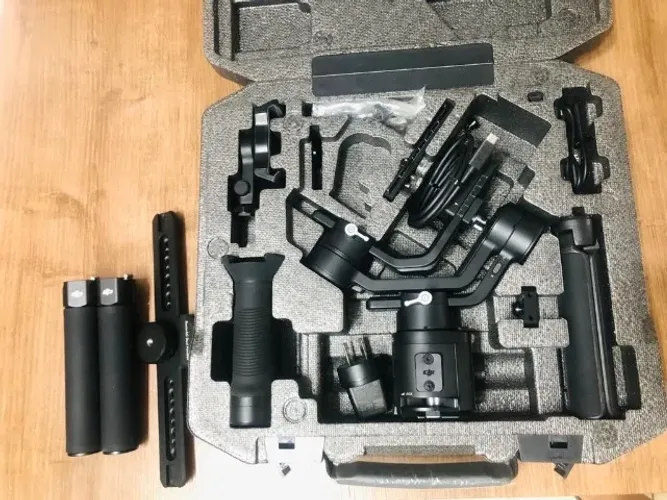 DJI Ronin-SC Estabilizador Profissional para Câmera + Suporte