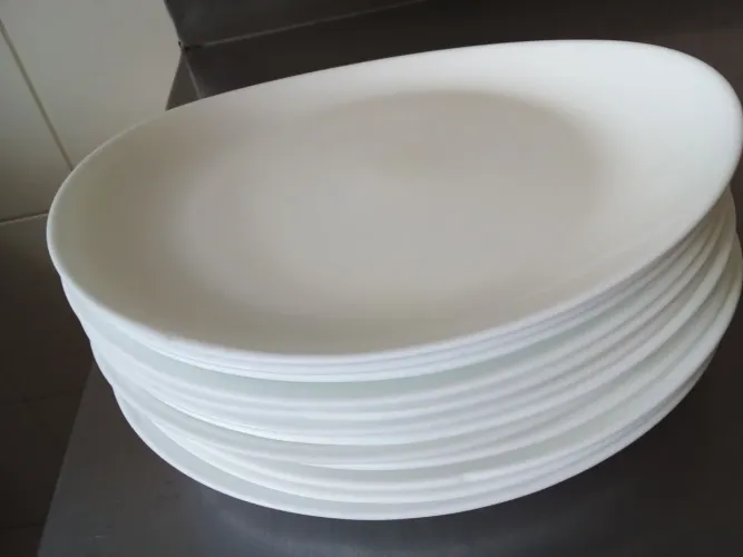 16 pratos branco ovais para restaurante