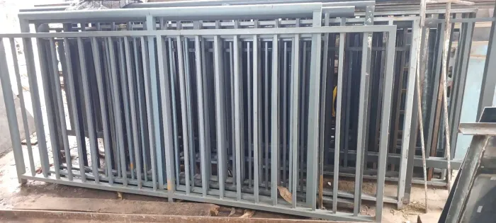 LOTE DE GRADES GUARDA CORPO TUBULAR FERRO NOVAS /// R$600,00 CADA GRADE 