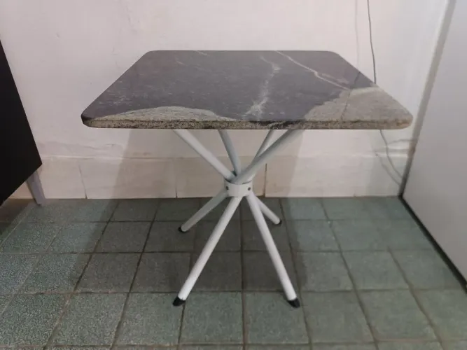 Mesa de mármore seminova