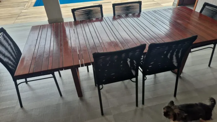 Conjunto de mesa e cadeiras em jotobá