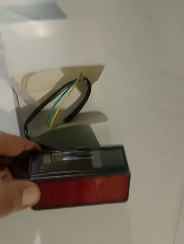 Olho de gato ( luz de placa)