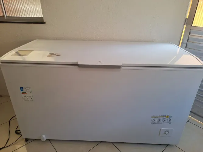 Produto de mostruário, com pequenas marcas e seu uso