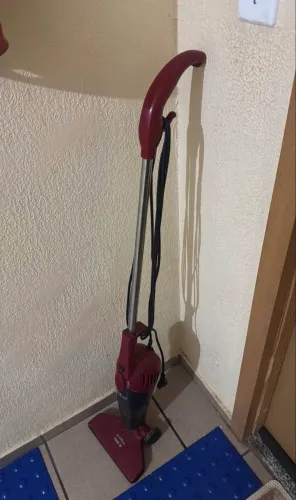Vendo Aspirador de pó vertical Britânia