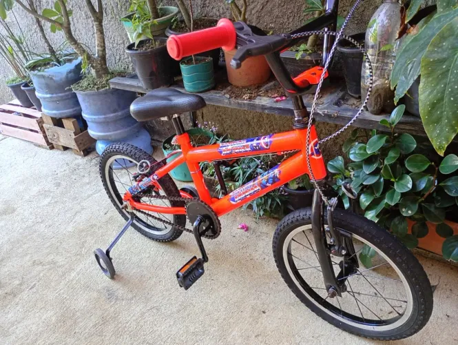 Bicicleta infantil reformada
