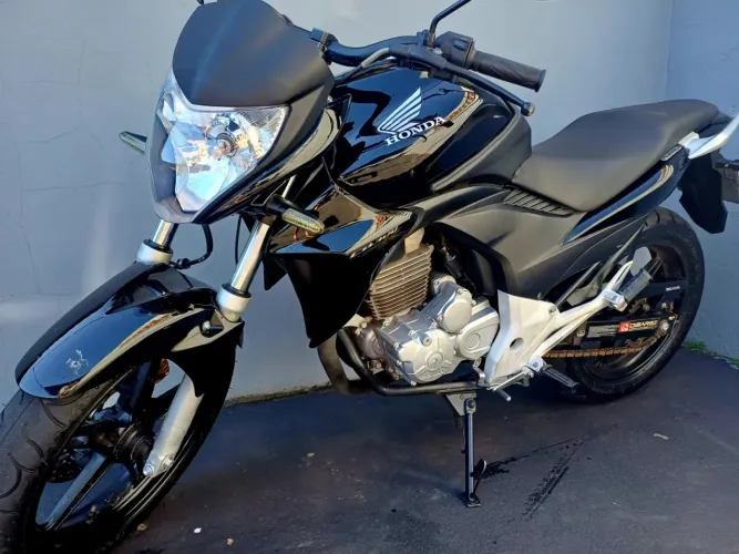 CB 300 R flex super conservada