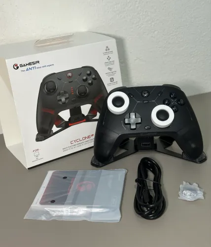 (NOVO) GameSir Cyclone 2 - Sem Fio, Hall Effect c/ Dock