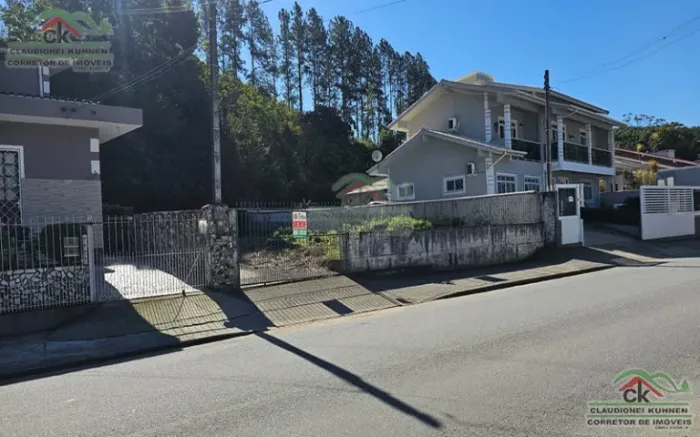 Terreno de frente para rua geral e próximo da BR 282 em Santo Amaro