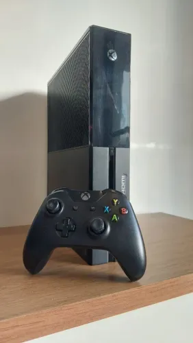 XBOX ONE + Controle e fonte
