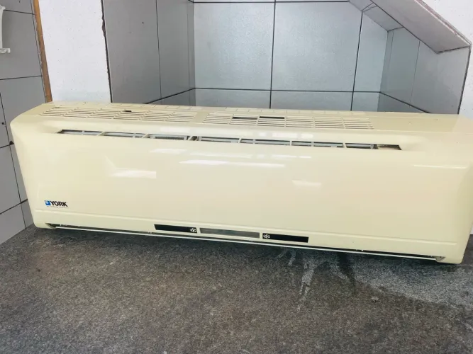 Ar-condicionado 30.000 BTU York - oportunidade