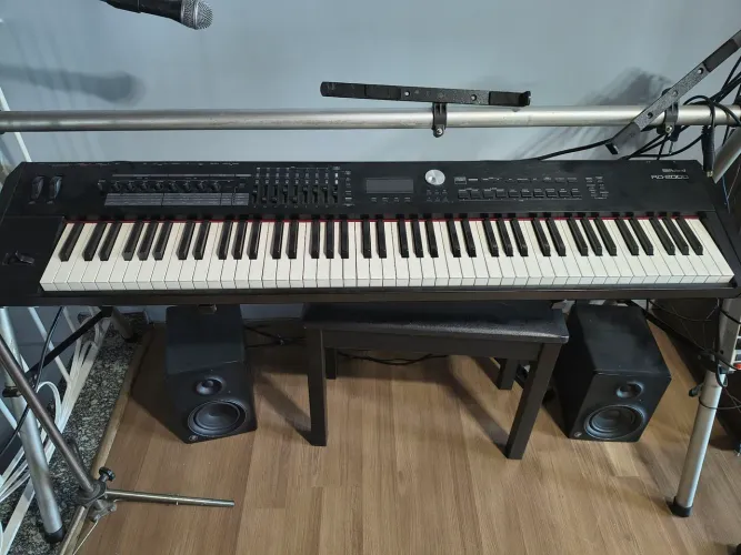 Teclado Piano Roland RD 2000